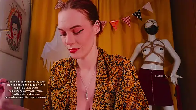Snapshot of Giantess_Eva chatting on 11/01/25, 05:37 Giantess Eva online show from 11/01/25, 05:37