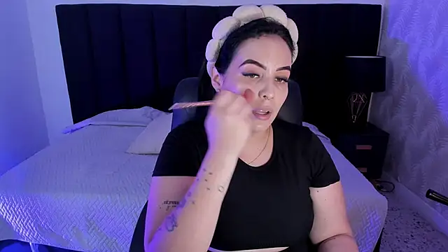 Snapshot of camiladuke7 chatting on 10/07/25, 07:33 camiladuke7 online show from 10/07/25, 07:33