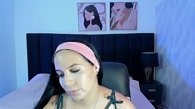 Snapshot of camiladuke7 chatting on 10/14/25, 07:36 camiladuke7 online show from 10/14/25, 07:36