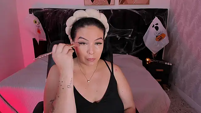 Snapshot of camiladuke7 chatting on 10/28/25, 07:38 camiladuke7 online show from 10/28/25, 07:38