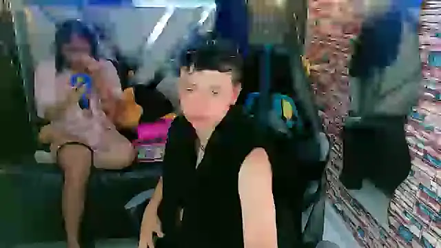 Snapshot of Twindesires chatting on 09/20/25, 06:03 Twindesires online show from 09/20/25, 06:03