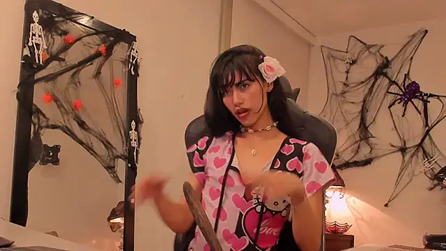 Snapshot of Rouse_Monroe chatting on 10/03/25, 04:31 Rouse Monroe online show from 10/03/25, 04:31