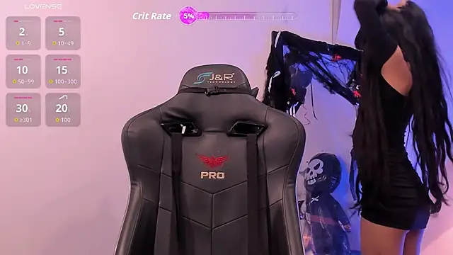 Snapshot of Rouse_Monroe chatting on 10/31/25, 04:46 Rouse Monroe online show from 10/31/25, 04:46