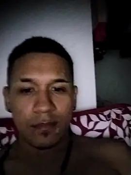 Snapshot of Mohamedxxx13 chatting on 10/03/25, 05:04 Mohamedxxx13 online show from 10/03/25, 05:04