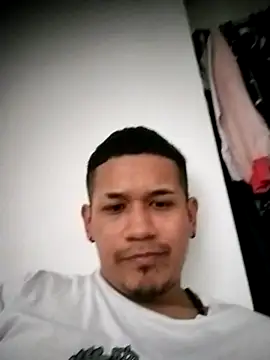 Snapshot of Mohamedxxx13 chatting on 10/07/25, 05:43 Mohamedxxx13 online show from 10/07/25, 05:43