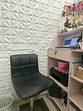 Valeriacris online show from 06/14/26, 05:59