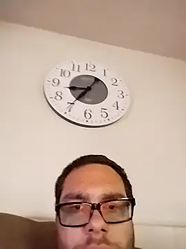 robbylj27 online show from 10/28/25, 01:36