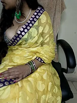 Hey Jully online show from 11/05/25, 04:56