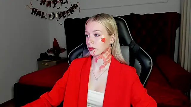 MiaGraces online show from 10/31/25, 06:20