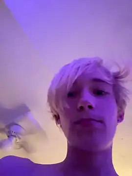 XoXoKenzie online show from 09/21/25, 12:01