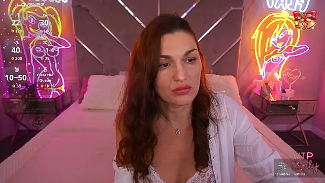 EllaGoldenn online show from 12/13/25, 09:42