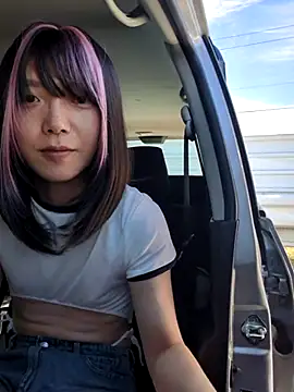 Snapshot of takusaki223 chatting on 09/28/25, 03:34 takusaki223 online show from 09/28/25, 03:34