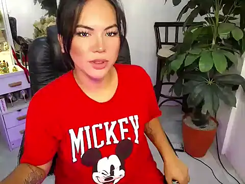 Snapshot of AngelitaDeputouch chatting on 11/08/25, 11:10 AngelitaDeputouch online show from 11/08/25, 11:10