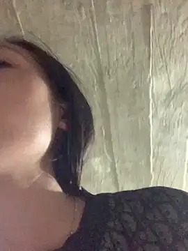 Snapshot of Halyy_xx chatting on 10/07/25, 12:52 Halyy xx online show from 10/07/25, 12:52