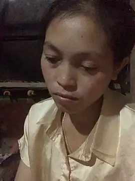 Snapshot of Halyy_xx chatting on 10/14/25, 03:40 Halyy xx online show from 10/14/25, 03:40