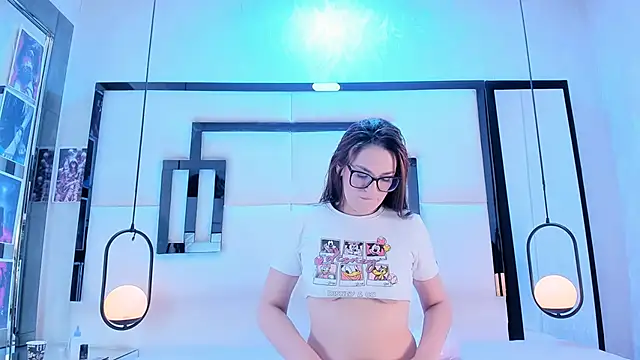 Snapshot of SerenaWild1 chatting on 10/05/25, 05:06 SerenaWild1 online show from 10/05/25, 05:06