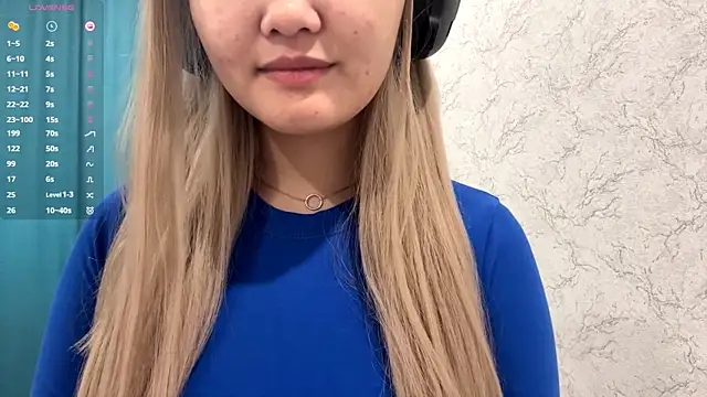 Snapshot of CarolannSide chatting on 10/30/25, 05:20 CarolannSide online show from 10/30/25, 05:20