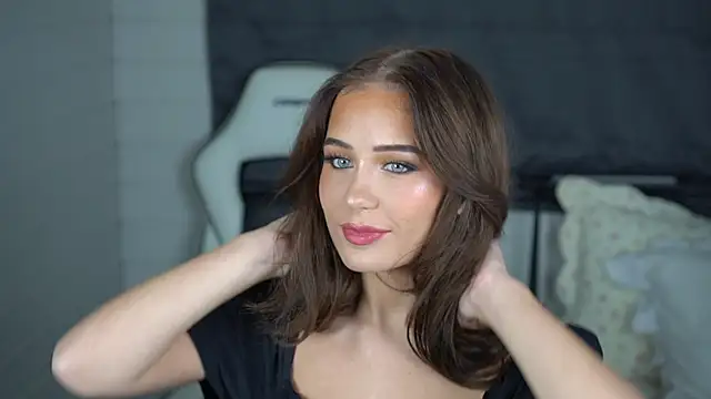 Snapshot of Peachxlush chatting on 10/07/25, 08:28 Peachxlush online show from 10/07/25, 08:28