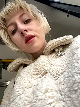 RonnieKiss online show from 10/23/25, 02:55