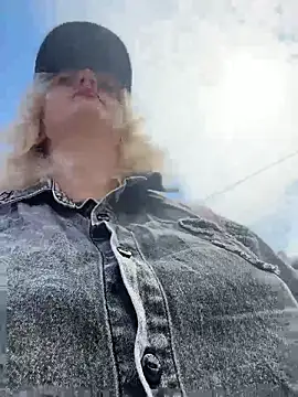 RonnieKiss online show from 06/11/26, 03:37