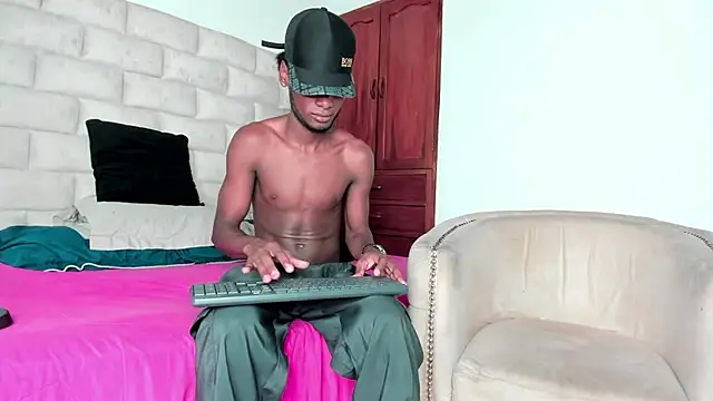 Snapshot of BennBrown chatting on 10/02/25, 09:22 BennBrown online show from 10/02/25, 09:22