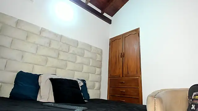 Snapshot of BennBrown chatting on 10/06/25, 08:28 BennBrown online show from 10/06/25, 08:28