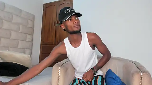 Snapshot of BennBrown chatting on 10/12/25, 03:16 BennBrown online show from 10/12/25, 03:16