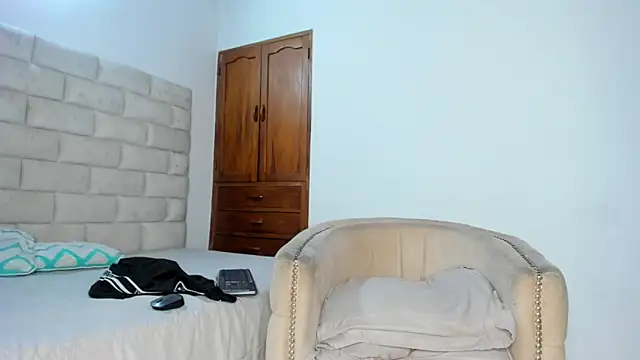 Snapshot of BennBrown chatting on 10/26/25, 08:15 BennBrown online show from 10/26/25, 08:15