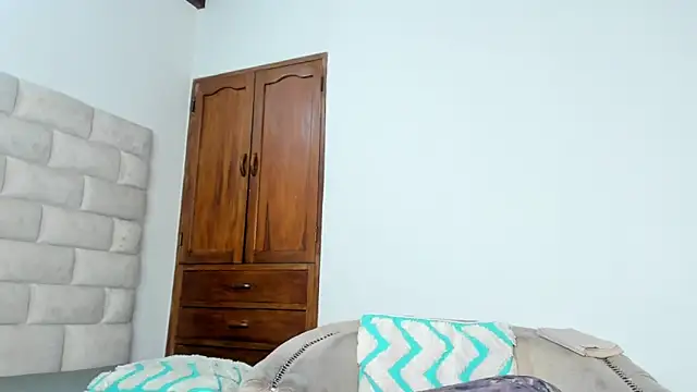 Snapshot of BennBrown chatting on 11/02/25, 07:27 BennBrown online show from 11/02/25, 07:27