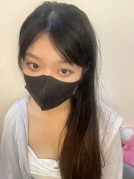 Snapshot of AZ37866 chatting on 10/13/25, 02:00 AZ37866 online show from 10/13/25, 02:00