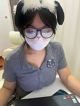 Snapshot of AZ37866 chatting on 11/06/25, 03:57 AZ37866 online show from 11/06/25, 03:57