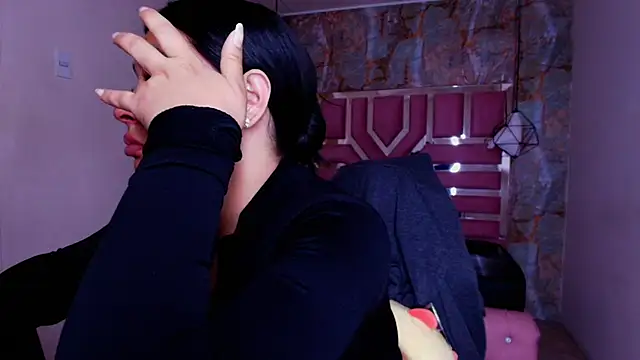 lorem adams online show from 09/22/25, 11:45