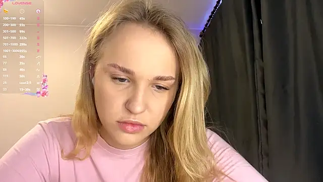 TanekaBoitel online show from 10/12/25, 10:14