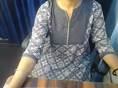 Snapshot of priya_gupta7 chatting on 10/24/25, 02:57 priya gupta7 online show from 10/24/25, 02:57