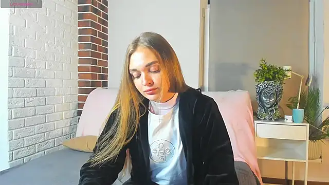 MarryLuz online show from 09/28/25, 06:24