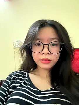 mau15  online show from 10/25/25, 01:24