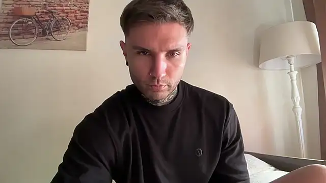 Snapshot of Larsskeet chatting on 09/19/25, 01:45 Larsskeet online show from 09/19/25, 01:45