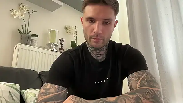 Snapshot of Larsskeet chatting on 09/20/25, 12:28 Larsskeet online show from 09/20/25, 12:28