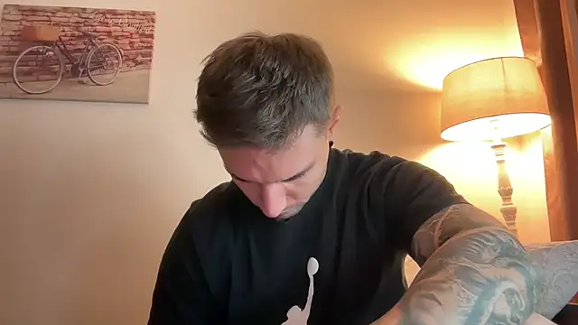 Larsskeet online show from 10/17/25, 01:35