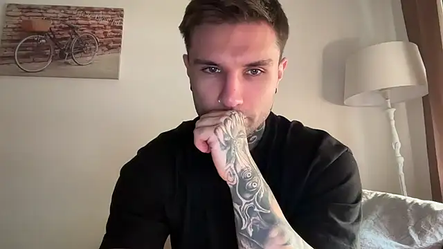 Larsskeet online show from 10/20/25, 01:55