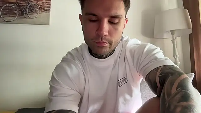 Larsskeet online show from 10/21/25, 12:06