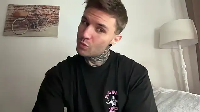 Larsskeet online show from 10/23/25, 01:21