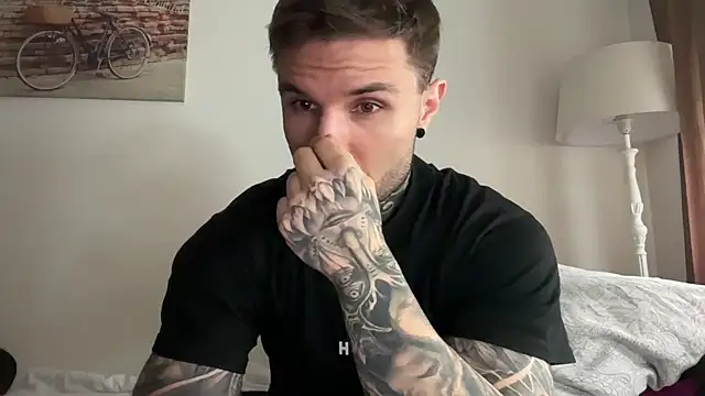 Larsskeet online show from 10/28/25, 01:58