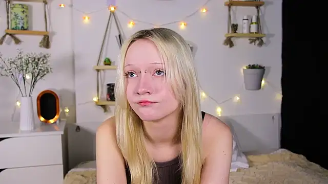 Snapshot of ArcticaRyder chatting on 10/03/25, 07:16 ArcticaRyder online show from 10/03/25, 07:16