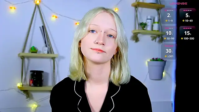 Snapshot of ArcticaRyder chatting on 10/16/25, 08:04 ArcticaRyder online show from 10/16/25, 08:04