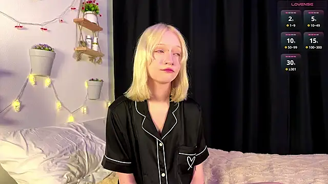 Snapshot of ArcticaRyder chatting on 10/21/25, 07:42 ArcticaRyder online show from 10/21/25, 07:42