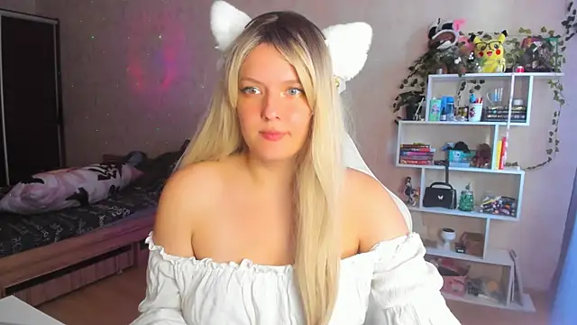 Snapshot of Alice_Casey_new chatting on 09/21/25, 08:49 Alice Casey new online show from 09/21/25, 08:49