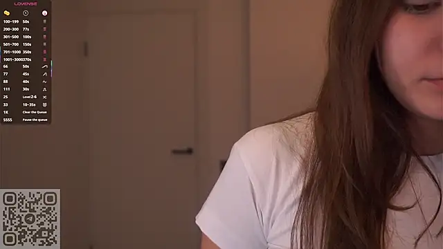 AdrianaCoenen online show from 10/13/25, 06:41