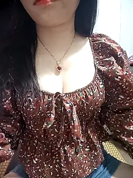 Snapshot of Minssara20 chatting on 10/08/25, 01:09 Minssara20 online show from 10/08/25, 01:09