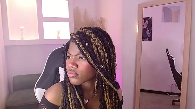 Snapshot of onyx_ebony chatting on 10/31/25, 12:50 onyx ebony online show from 10/31/25, 12:50